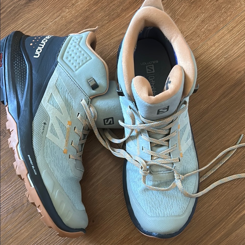 Salomon Outpost Mod  Gortex Hiking boots